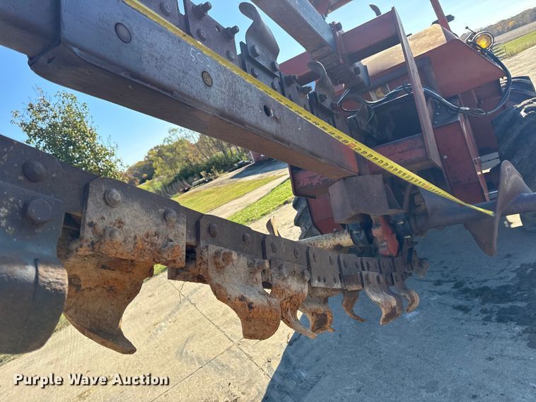 image for item EN0685 Ditch Witch R100 trencher