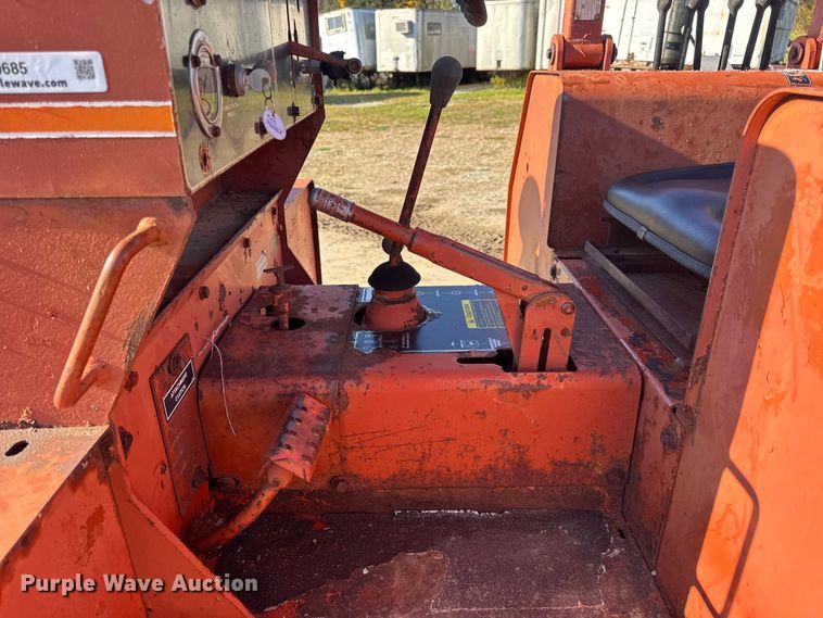 image for item EN0685 Ditch Witch R100 trencher