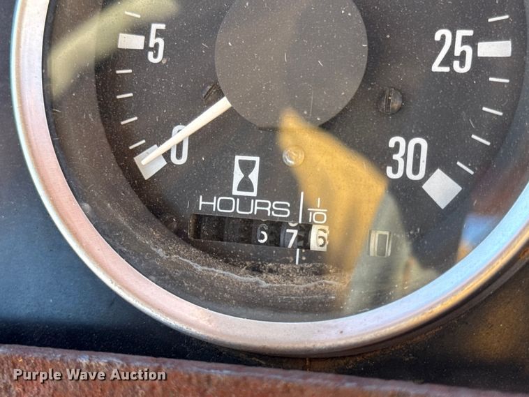 image for item EN0685 Ditch Witch R100 trencher