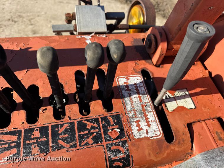 image for item EN0685 Ditch Witch R100 trencher