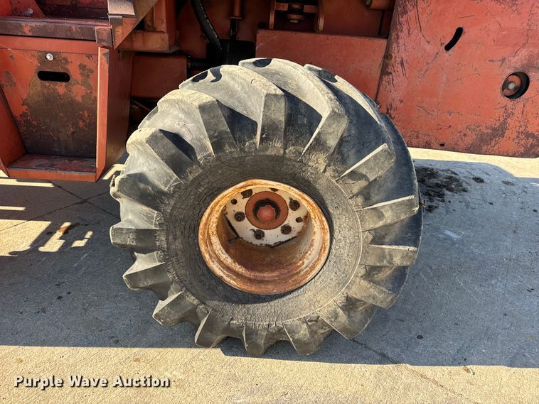 image for item EN0685 Ditch Witch R100 trencher