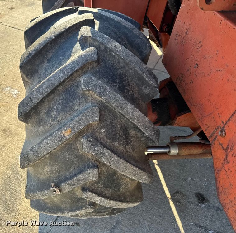 image for item EN0685 Ditch Witch R100 trencher