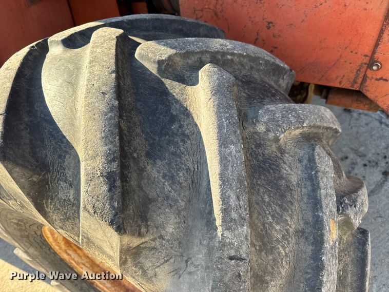 image for item EN0685 Ditch Witch R100 trencher