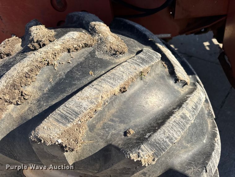 image for item EN0685 Ditch Witch R100 trencher