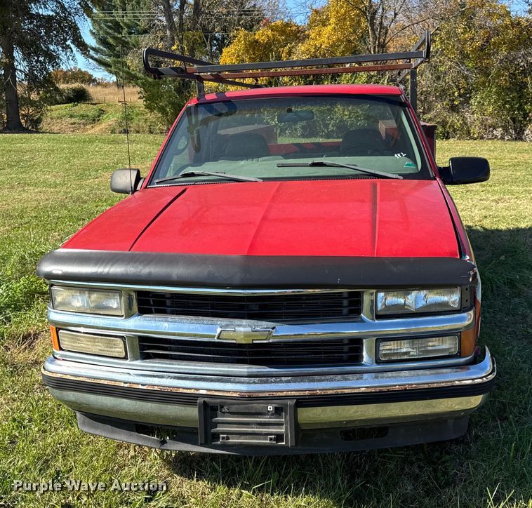 image for item EN0687 1999 Chevrolet C2500 utility bed pickup truck