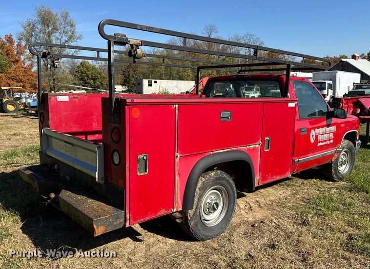 image for item EN0687 1999 Chevrolet C2500 utility bed pickup truck