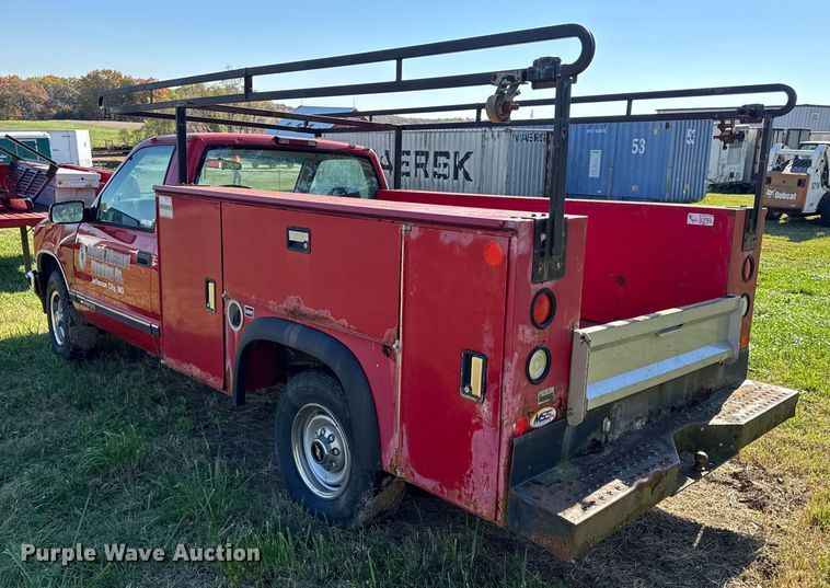 image for item EN0687 1999 Chevrolet C2500 utility bed pickup truck