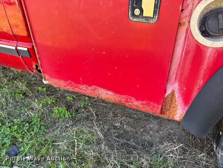 image for item EN0687 1999 Chevrolet C2500 utility bed pickup truck