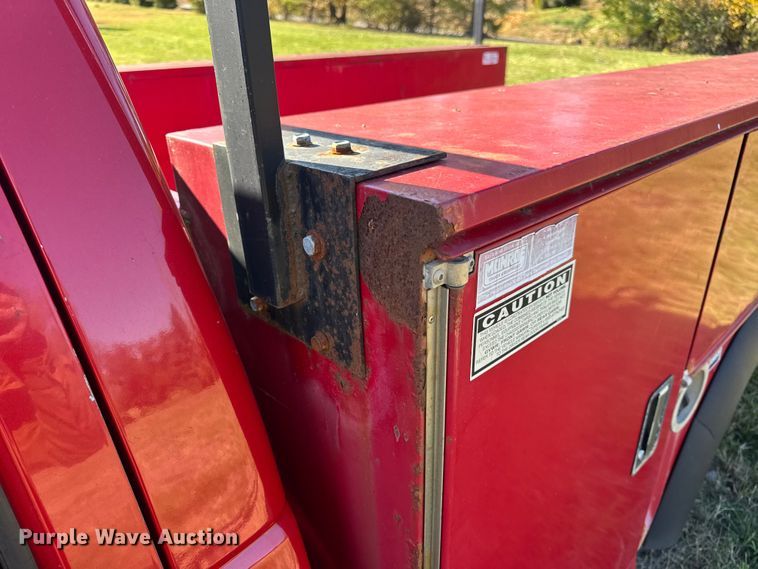 image for item EN0687 1999 Chevrolet C2500 utility bed pickup truck