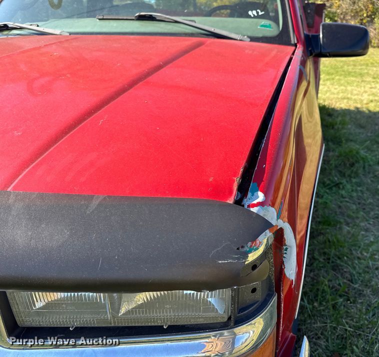 image for item EN0687 1999 Chevrolet C2500 utility bed pickup truck