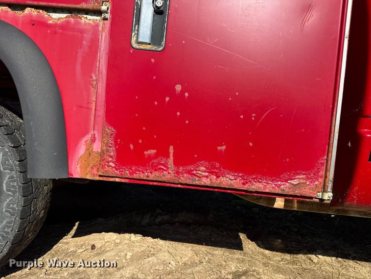 image for item EN0687 1999 Chevrolet C2500 utility bed pickup truck