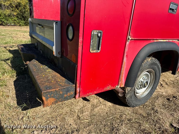 image for item EN0687 1999 Chevrolet C2500 utility bed pickup truck