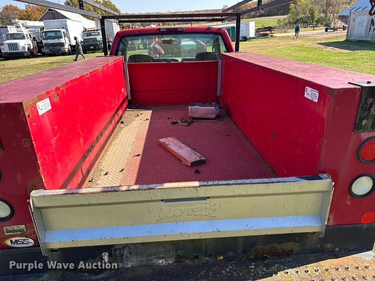 image for item EN0687 1999 Chevrolet C2500 utility bed pickup truck