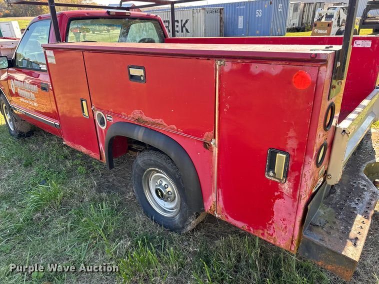 image for item EN0687 1999 Chevrolet C2500 utility bed pickup truck