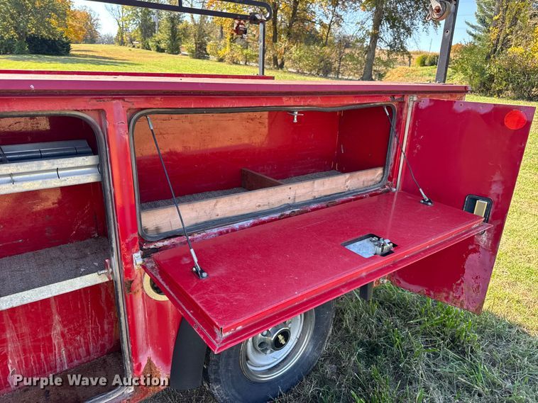 image for item EN0687 1999 Chevrolet C2500 utility bed pickup truck