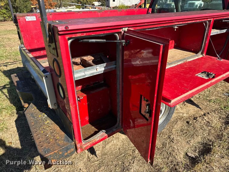 image for item EN0687 1999 Chevrolet C2500 utility bed pickup truck