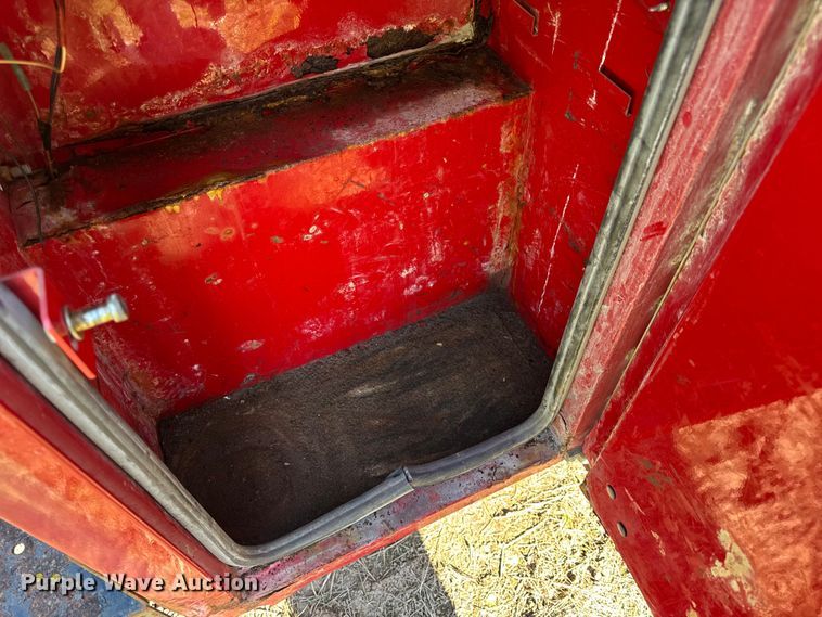 image for item EN0687 1999 Chevrolet C2500 utility bed pickup truck