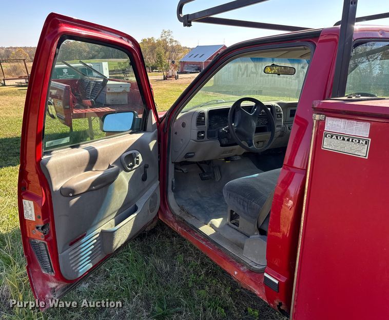 image for item EN0687 1999 Chevrolet C2500 utility bed pickup truck