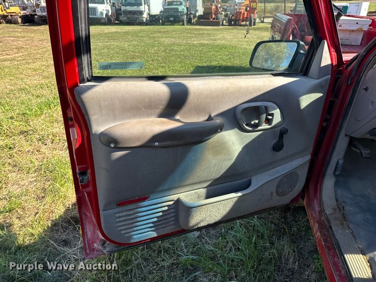 image for item EN0687 1999 Chevrolet C2500 utility bed pickup truck