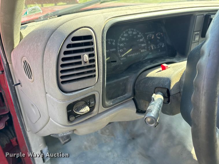 image for item EN0687 1999 Chevrolet C2500 utility bed pickup truck