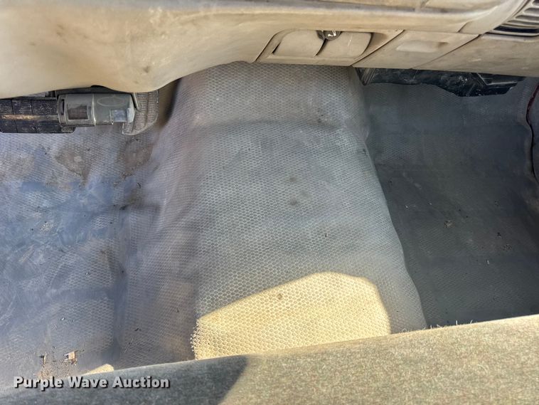 image for item EN0687 1999 Chevrolet C2500 utility bed pickup truck