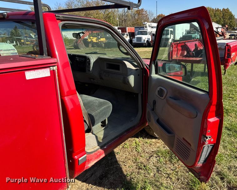 image for item EN0687 1999 Chevrolet C2500 utility bed pickup truck