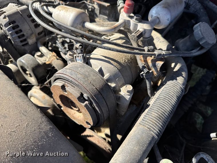 image for item EN0687 1999 Chevrolet C2500 utility bed pickup truck