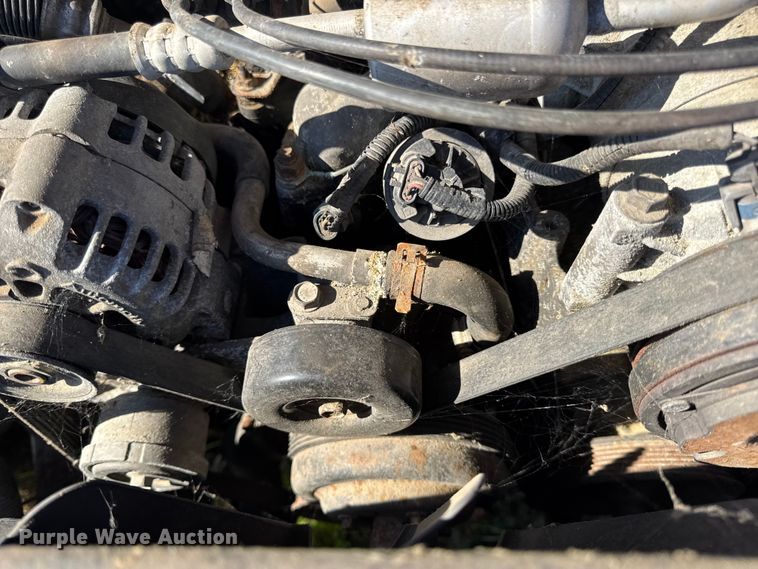 image for item EN0687 1999 Chevrolet C2500 utility bed pickup truck