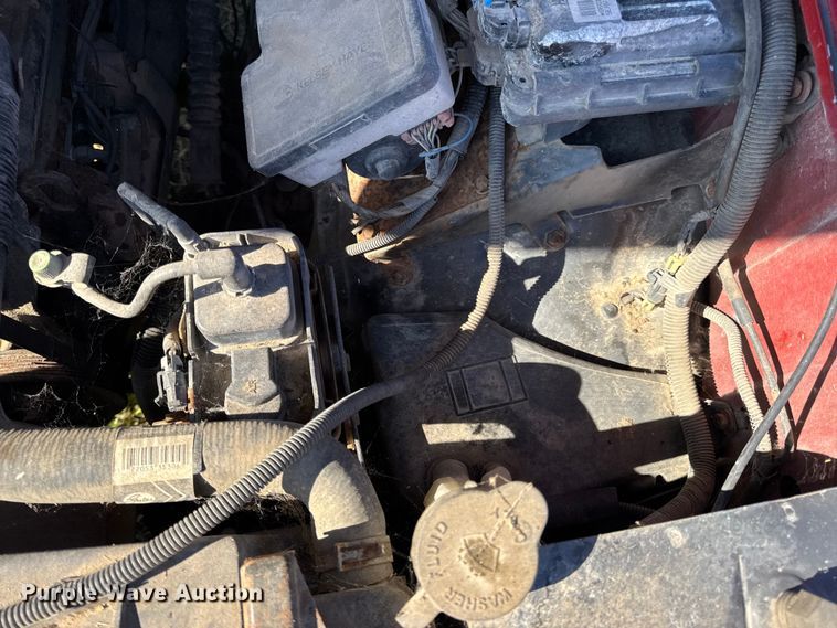 image for item EN0687 1999 Chevrolet C2500 utility bed pickup truck