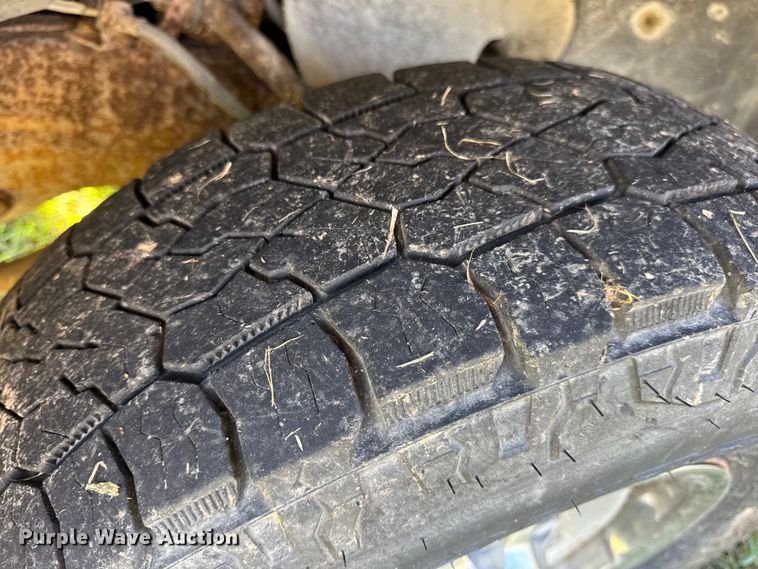 image for item EN0687 1999 Chevrolet C2500 utility bed pickup truck