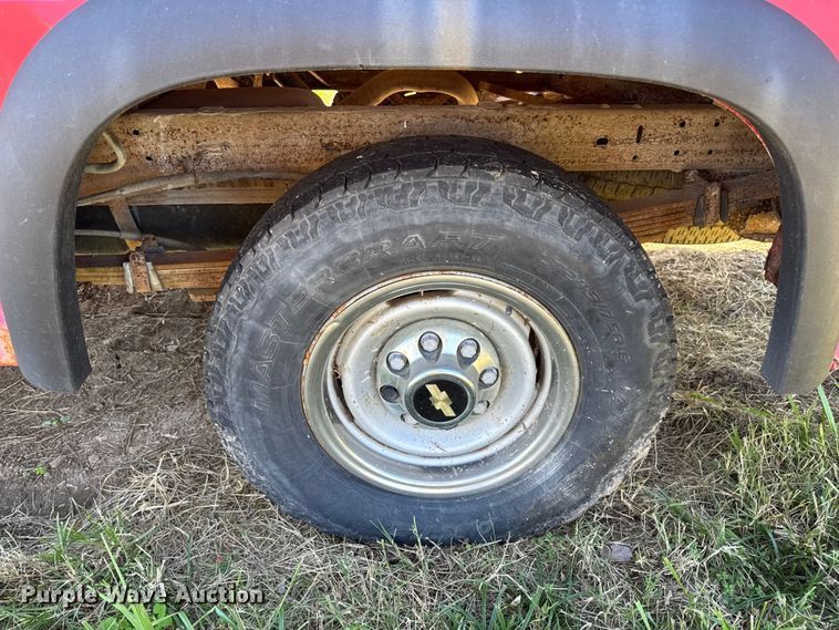 image for item EN0687 1999 Chevrolet C2500 utility bed pickup truck