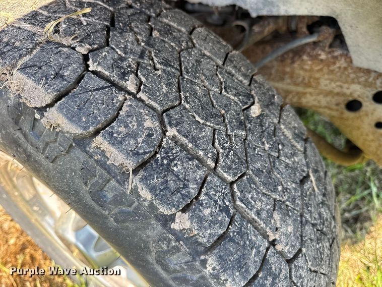 image for item EN0687 1999 Chevrolet C2500 utility bed pickup truck