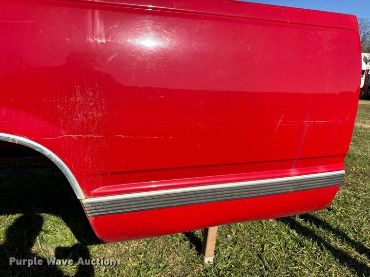 image for item EN0687 1999 Chevrolet C2500 utility bed pickup truck