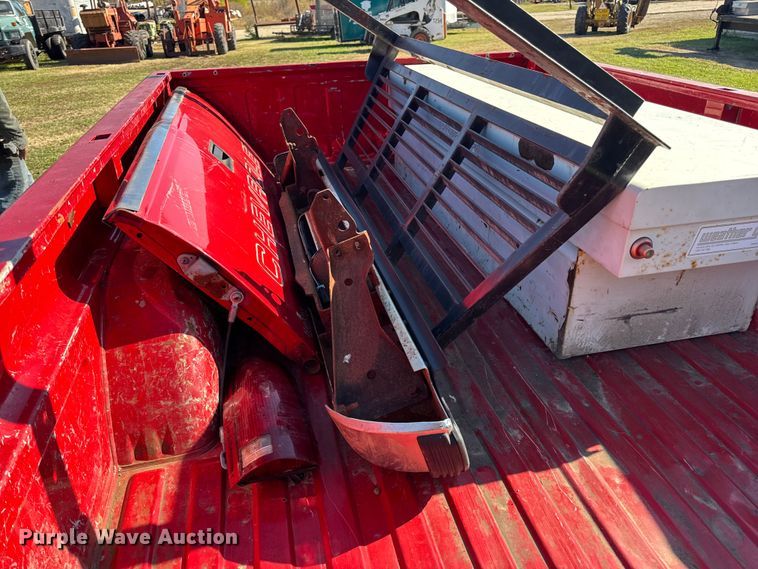 image for item EN0687 1999 Chevrolet C2500 utility bed pickup truck