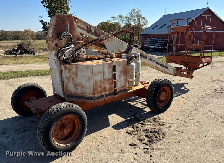 image for item EN0689 JLG 45HA boom lift