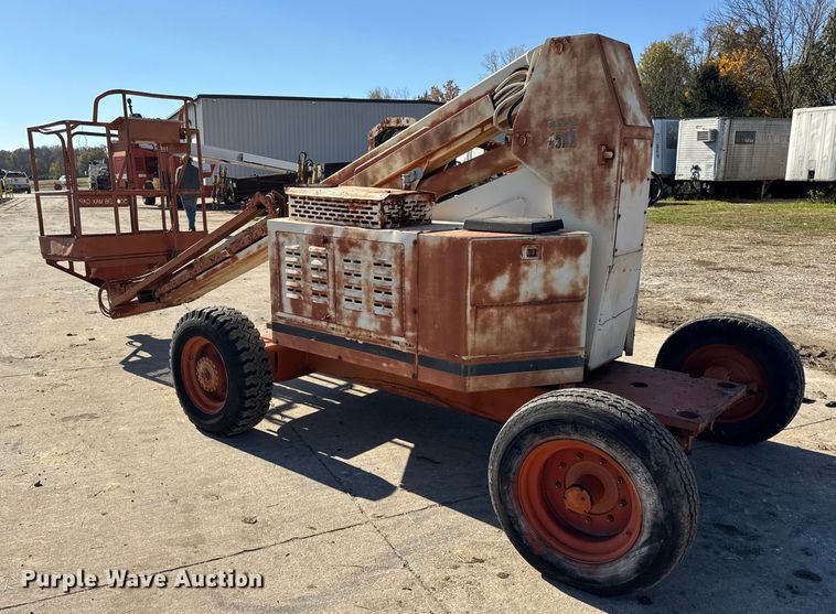 image for item EN0689 JLG 45HA boom lift