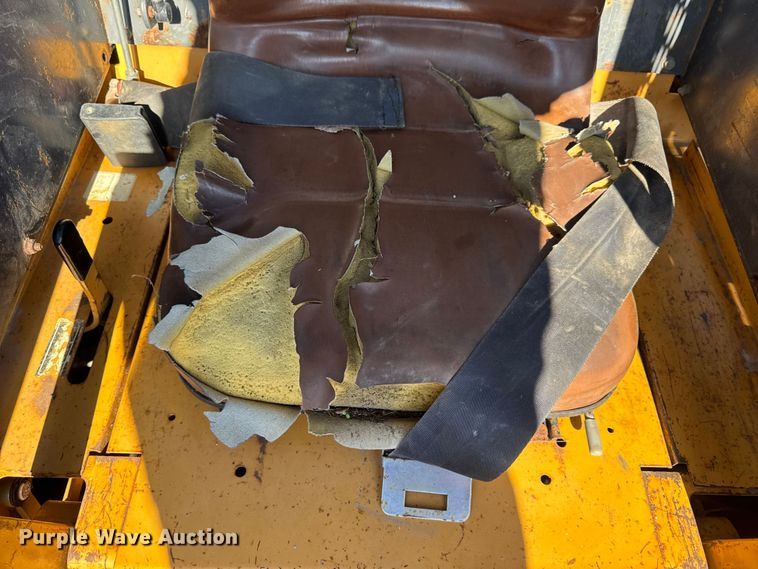 image for item EN0693 1996 Case 1845C skid steer loader