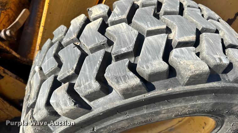 image for item EN0693 1996 Case 1845C skid steer loader