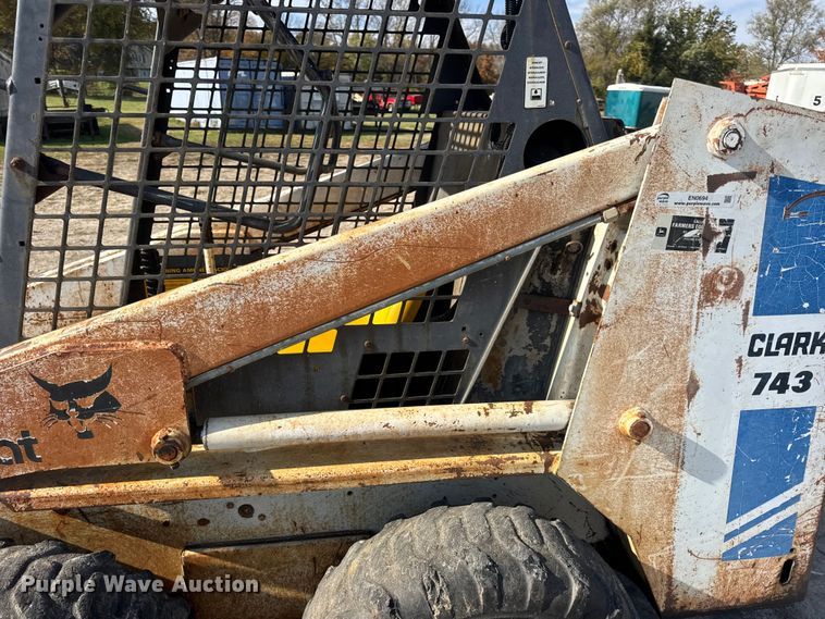 image for item EN0694 1984 Bobcat 743 skid steer loader