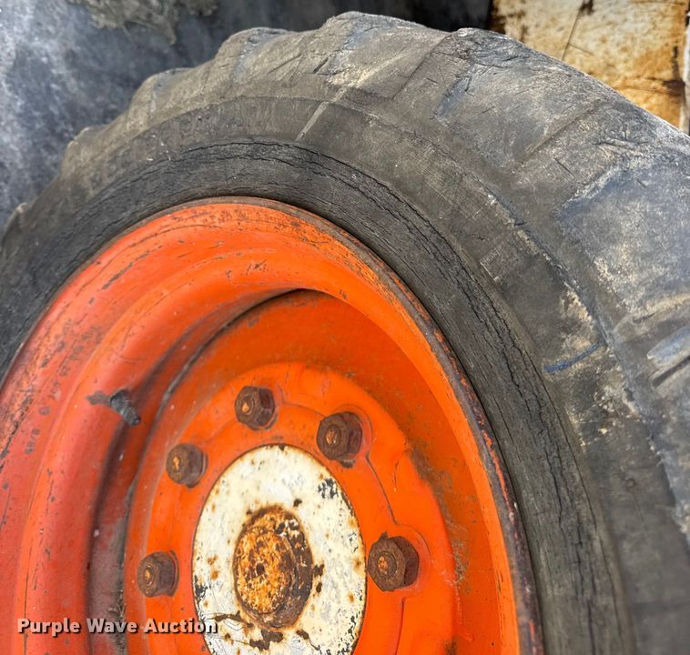 image for item EN0694 1984 Bobcat 743 skid steer loader