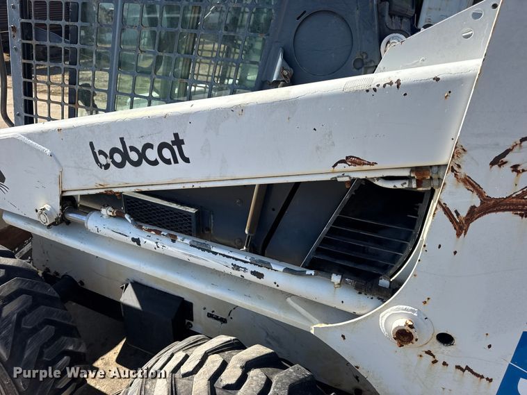 image for item EN0695 1995 Bobcat 763 skid steer loader