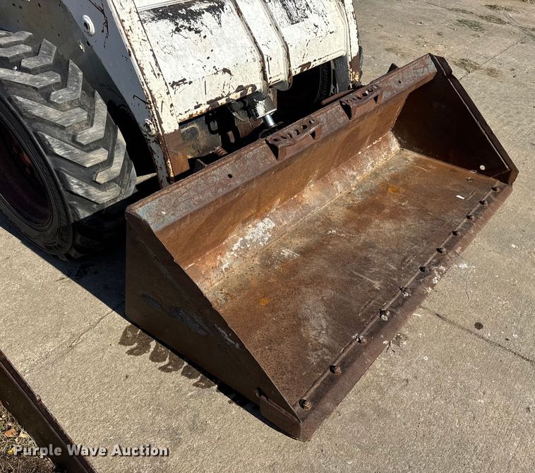 image for item EN0695 1995 Bobcat 763 skid steer loader