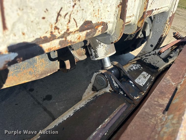 image for item EN0695 1995 Bobcat 763 skid steer loader