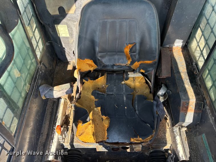 image for item EN0695 1995 Bobcat 763 skid steer loader