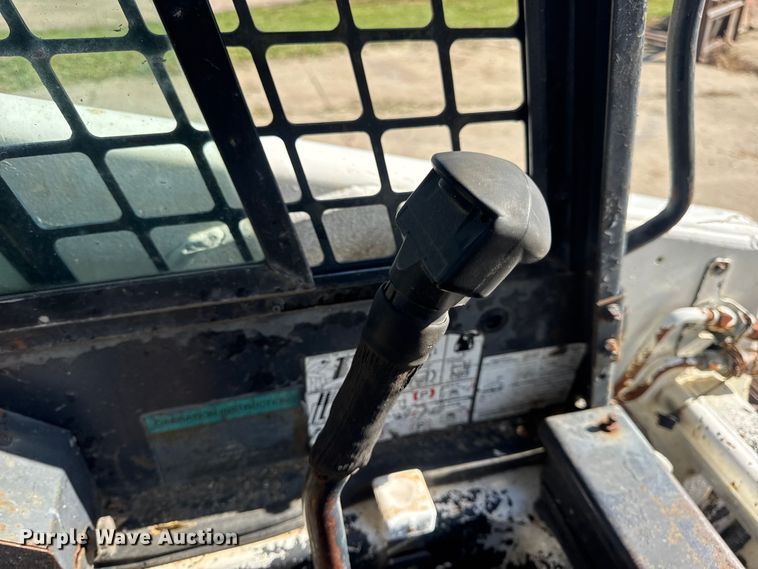 image for item EN0695 1995 Bobcat 763 skid steer loader