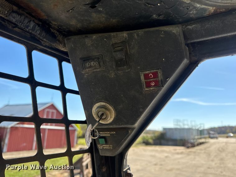 image for item EN0695 1995 Bobcat 763 skid steer loader