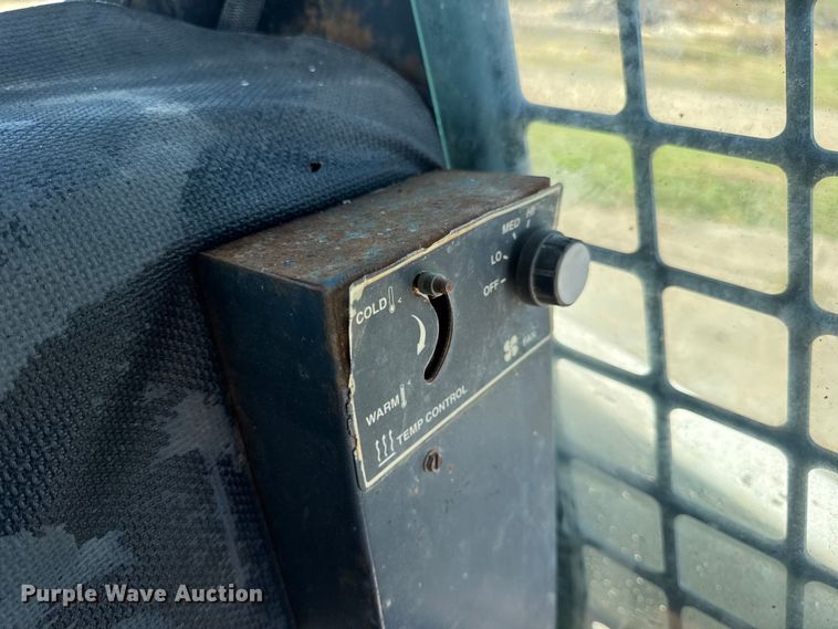 image for item EN0695 1995 Bobcat 763 skid steer loader