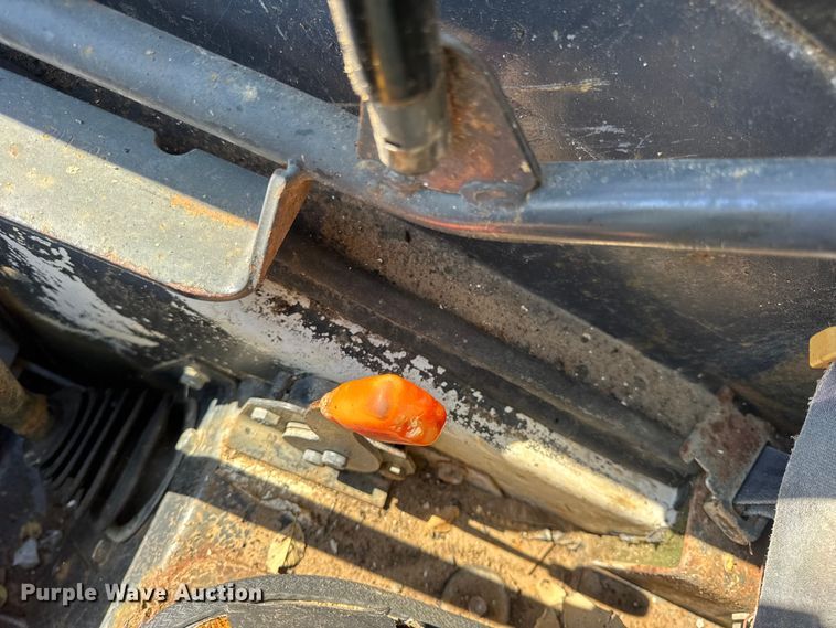 image for item EN0695 1995 Bobcat 763 skid steer loader