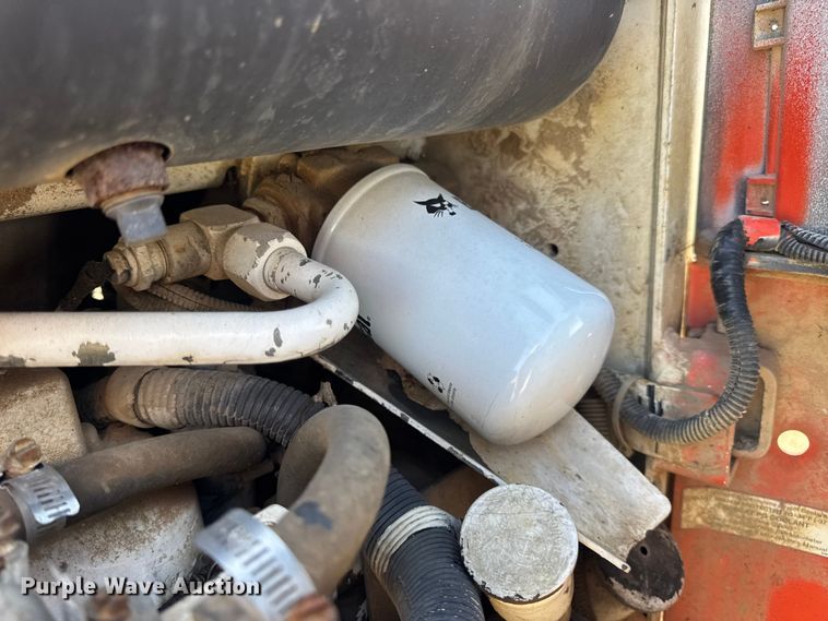 image for item EN0695 1995 Bobcat 763 skid steer loader