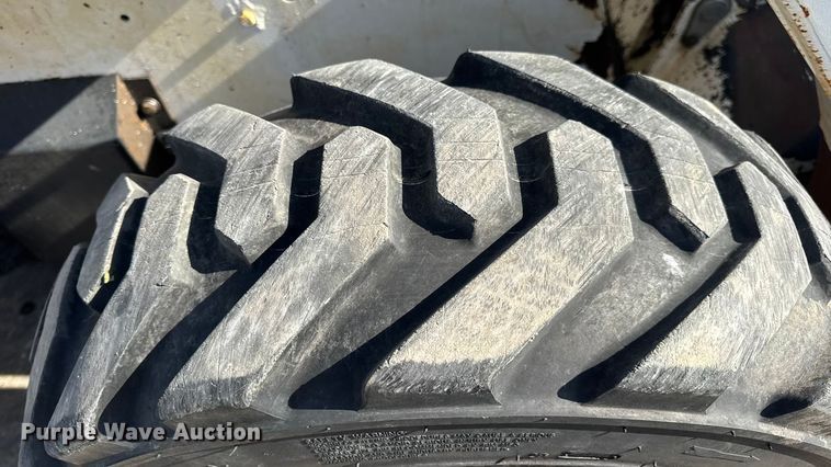 image for item EN0695 1995 Bobcat 763 skid steer loader